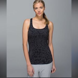 LULULEMON Cool Racerback II Nulu, size 8